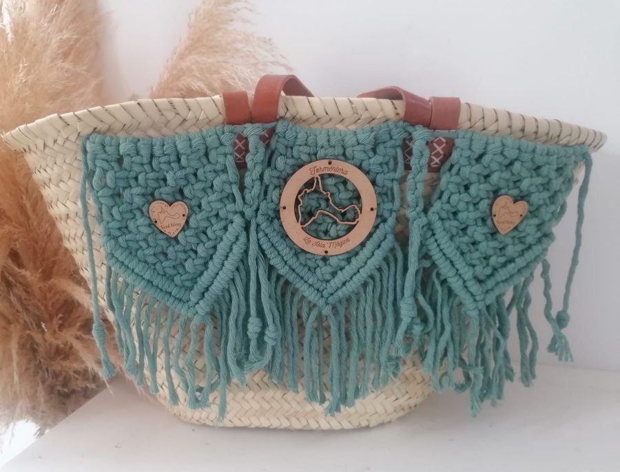 Capazos de palma ecológicos hechos 100 % a mano con materiales ecológicos y sostenibles.