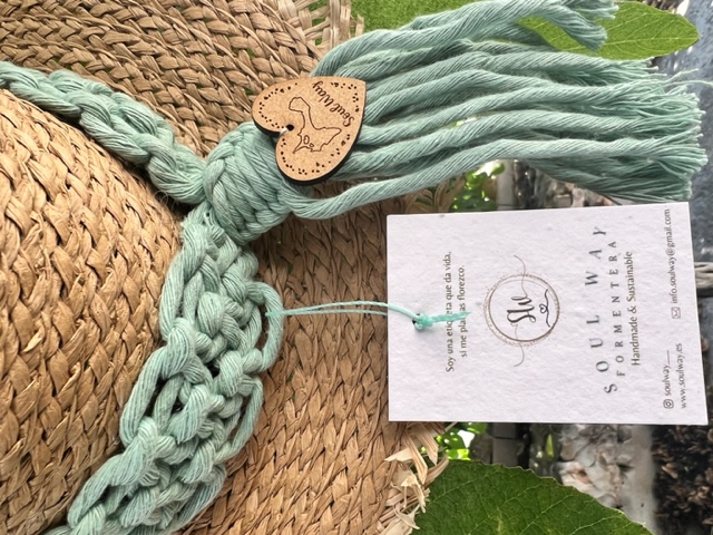 Sombrero alma hecho a amno y sostenible. Handmade.