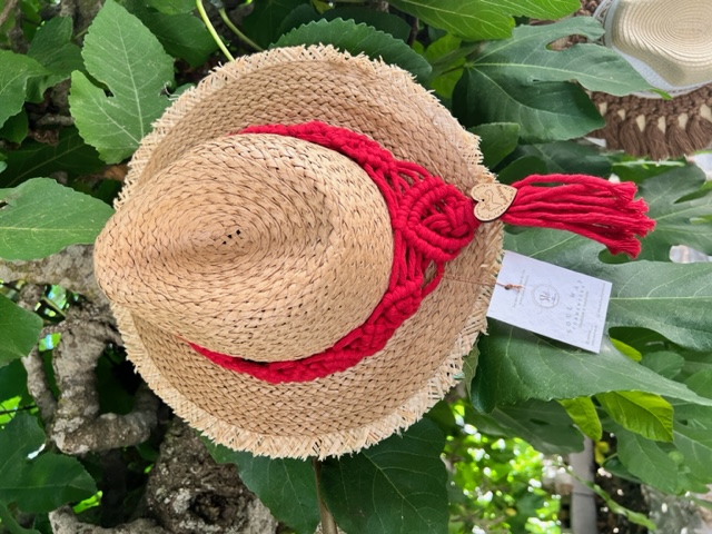 Sombrero alma hecho a amno y sostenible. Handmade.